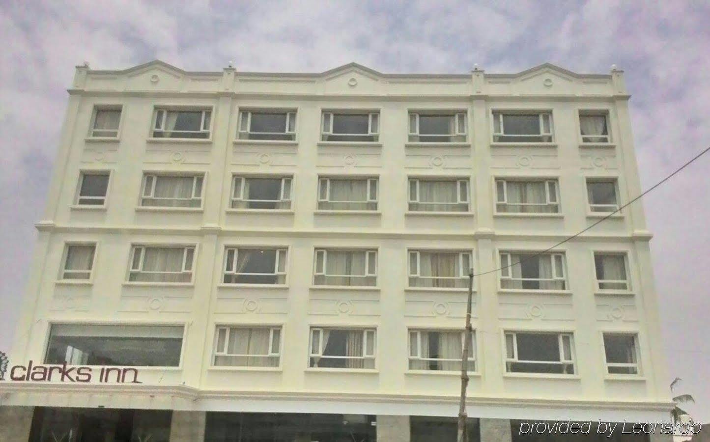 Grand Clarks Inn Badami Zewnętrze zdjęcie