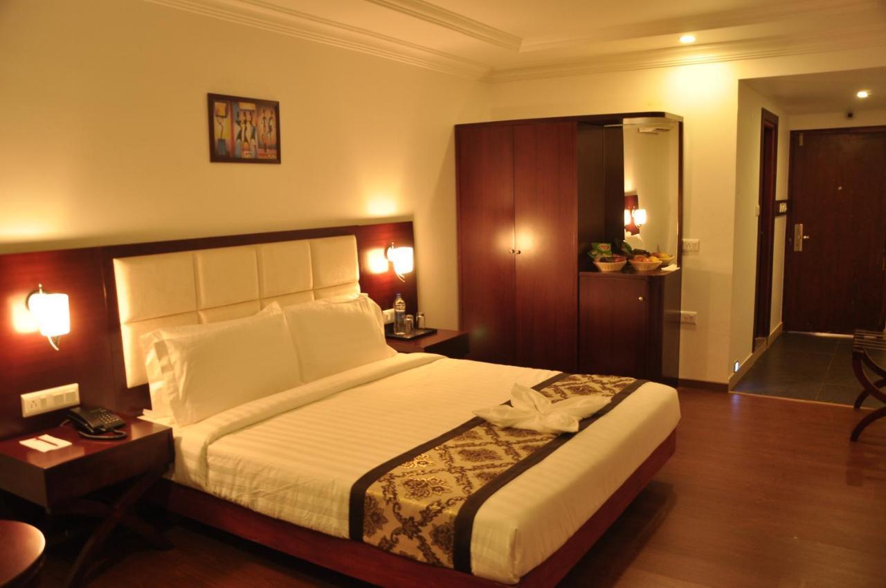 Grand Clarks Inn Badami Zewnętrze zdjęcie