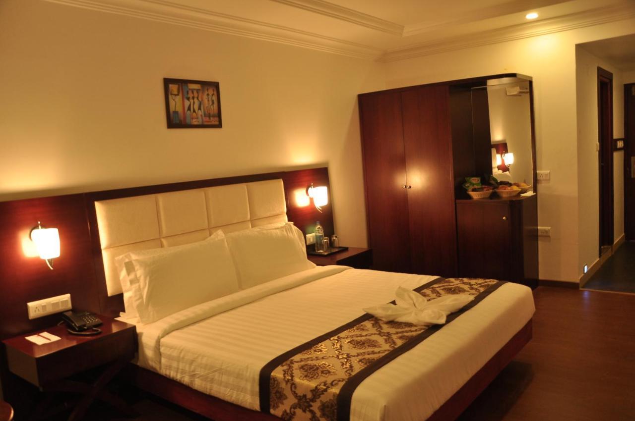 Grand Clarks Inn Badami Zewnętrze zdjęcie