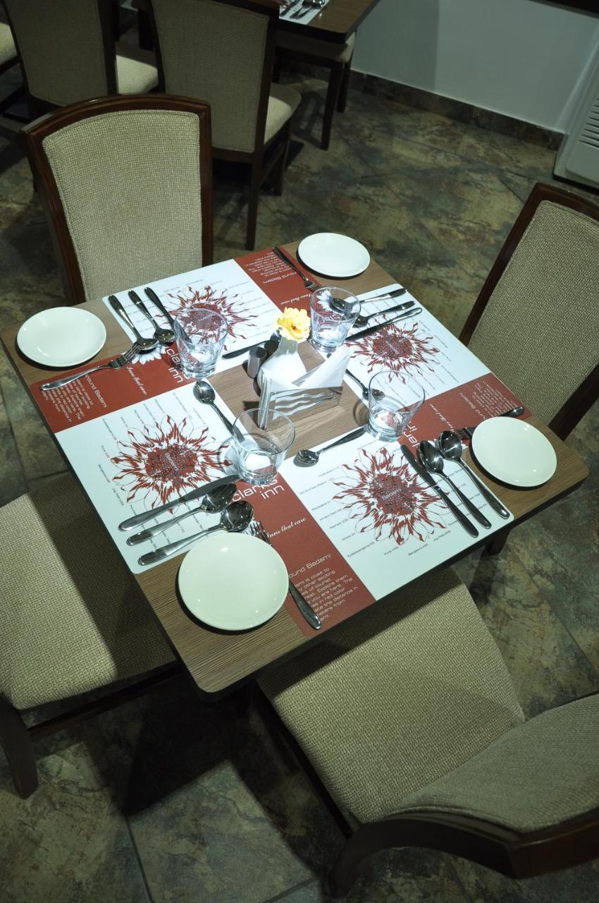 Grand Clarks Inn Badami Zewnętrze zdjęcie