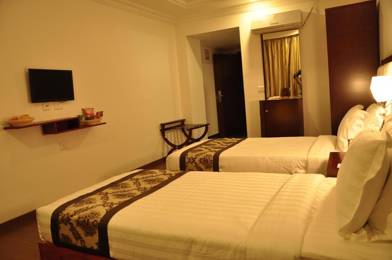 Grand Clarks Inn Badami Zewnętrze zdjęcie